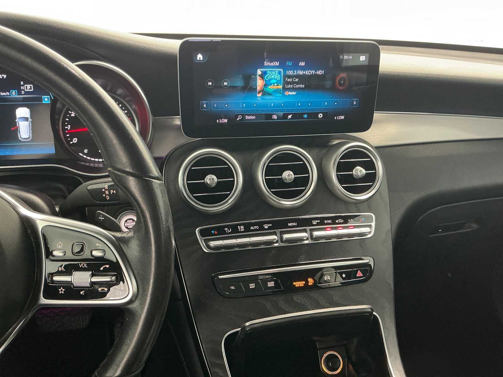 Certified Used 2020 Polar White Mercedes-Benz GLC 300 image 30