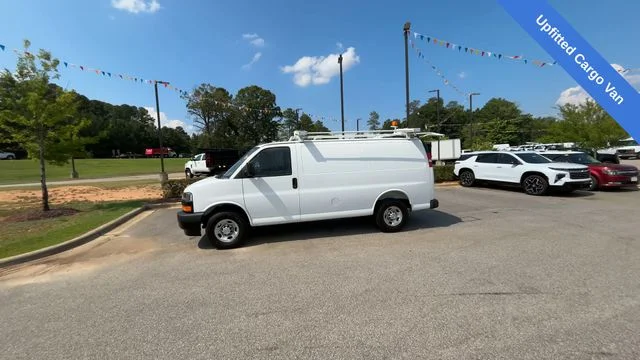 Used 2025 White Chevrolet Work Van image 2