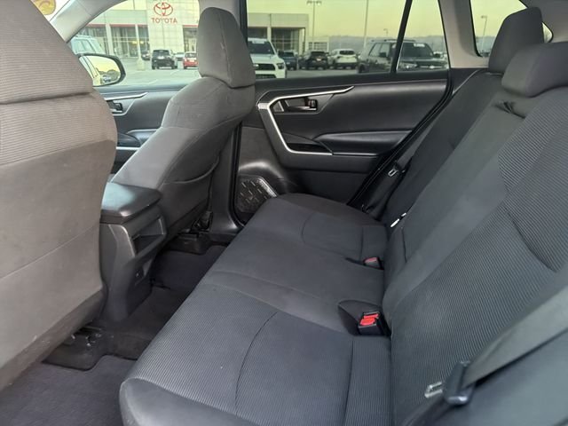 2021 Toyota RAV4 LE - Photo 26