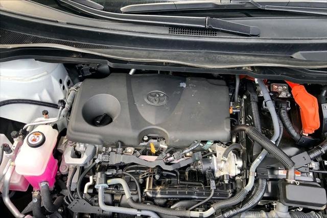 Certified Used 2024 WIND CHILL PEARL Toyota  image 31