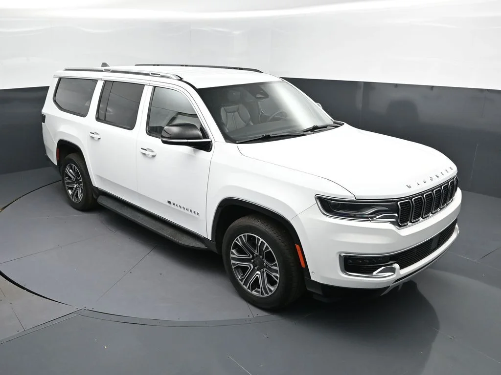 2024 Jeep Wagoneer L Series II 4WD's photo