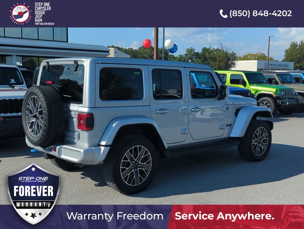 Used 2024 Silver Jeep High Altitude 4xe image 5