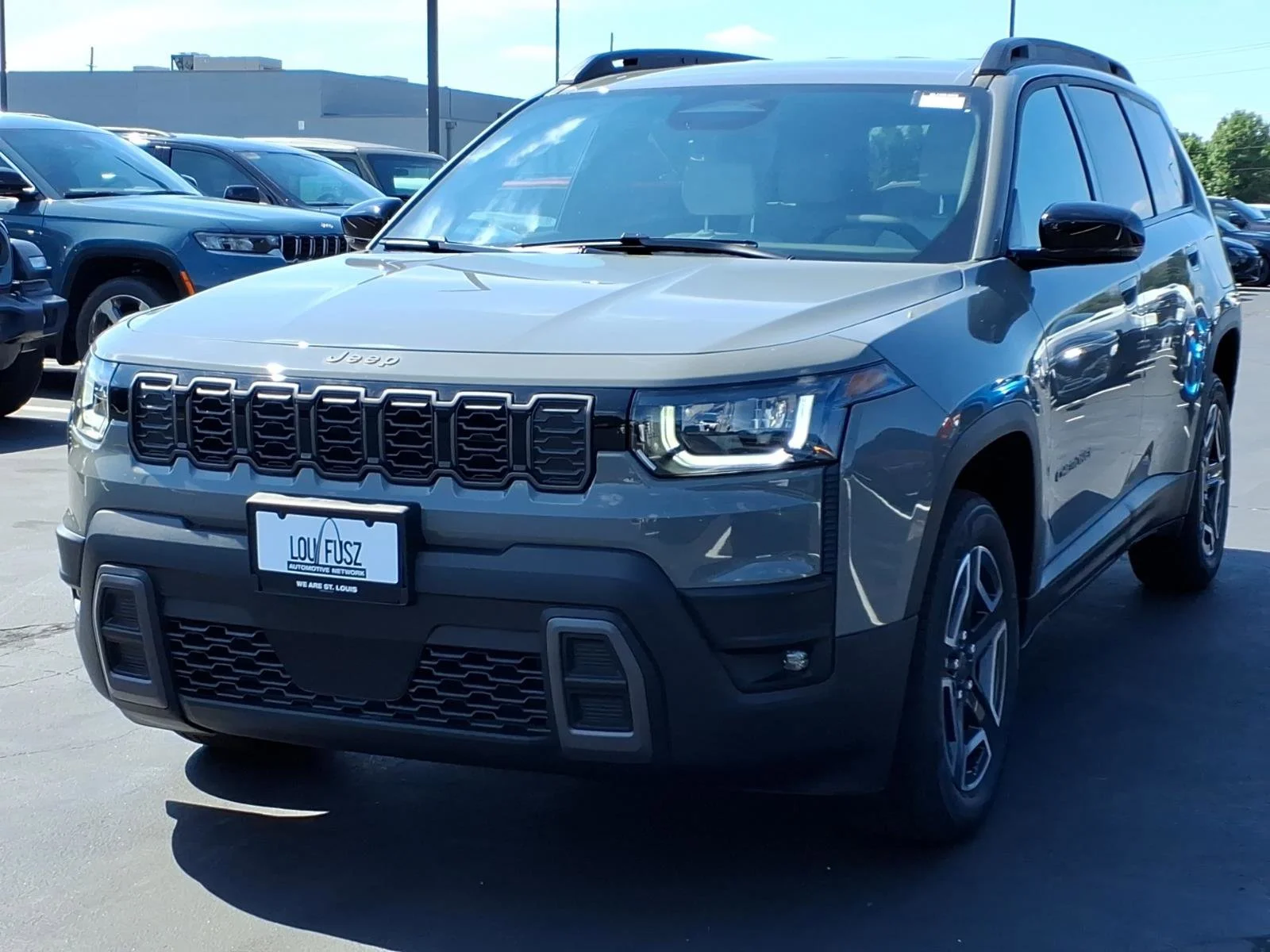 New 2026 Sting-Gray Clear-Coat Exterior Paint Jeep Limited image 2
