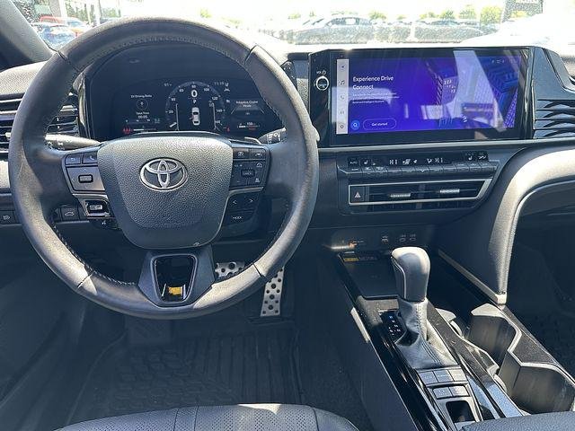 Certified Used 2025 WIND CHILL PEARL Toyota  image 16