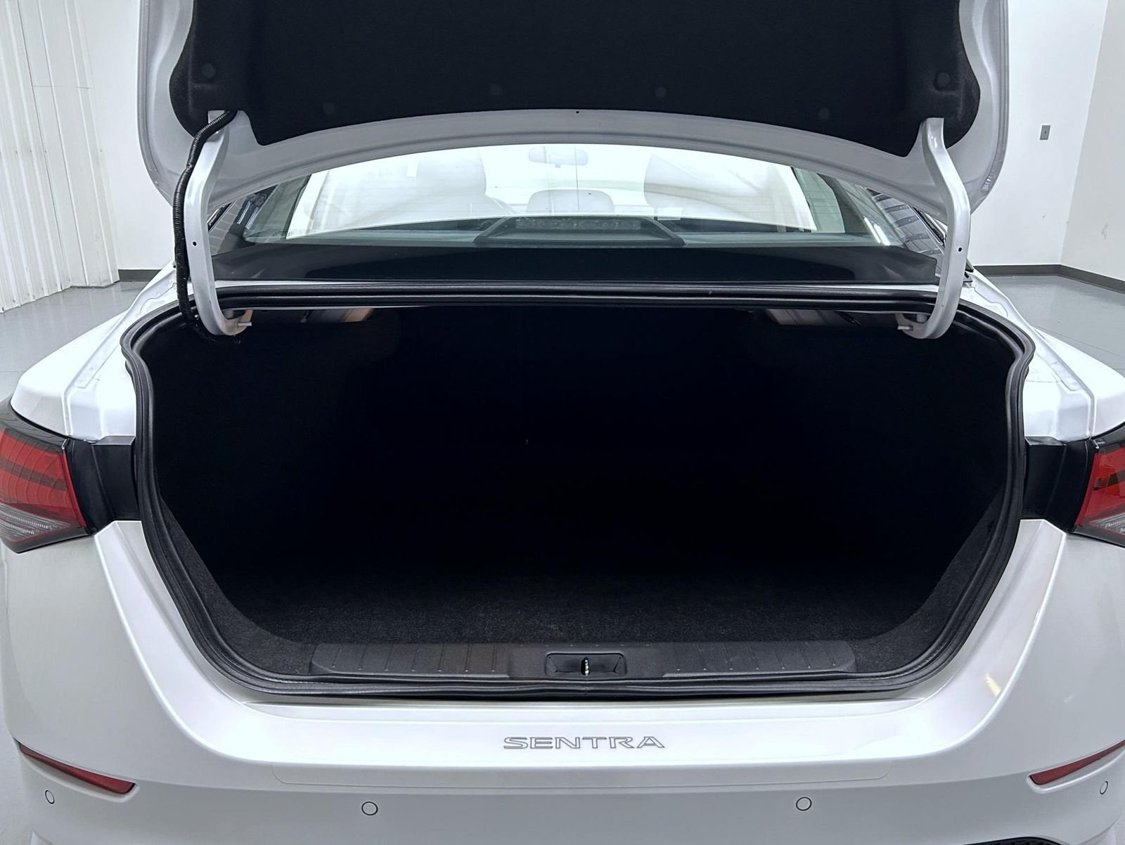 Certified Used 2023 White Nissan SR image 21