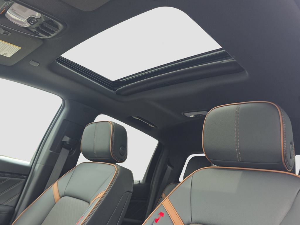 2026 GMC Canyon AT4 - Photo 8