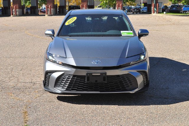 Used 2026  Toyota SE image 8