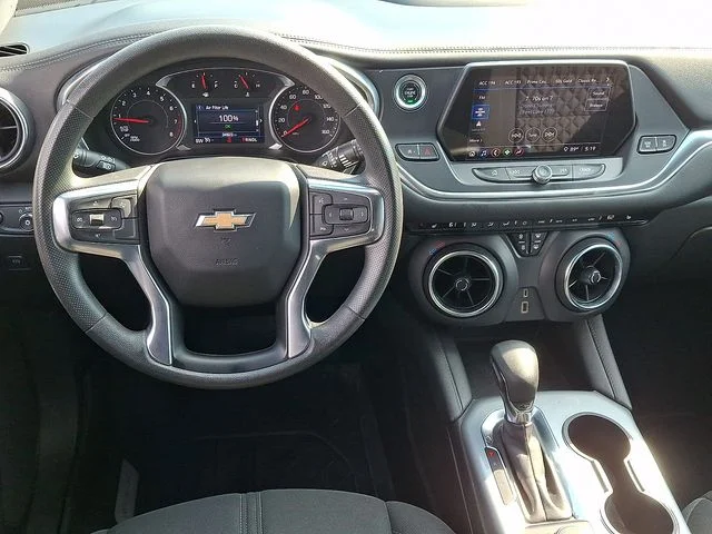 Used 2022 Silver Chevrolet LT image 11
