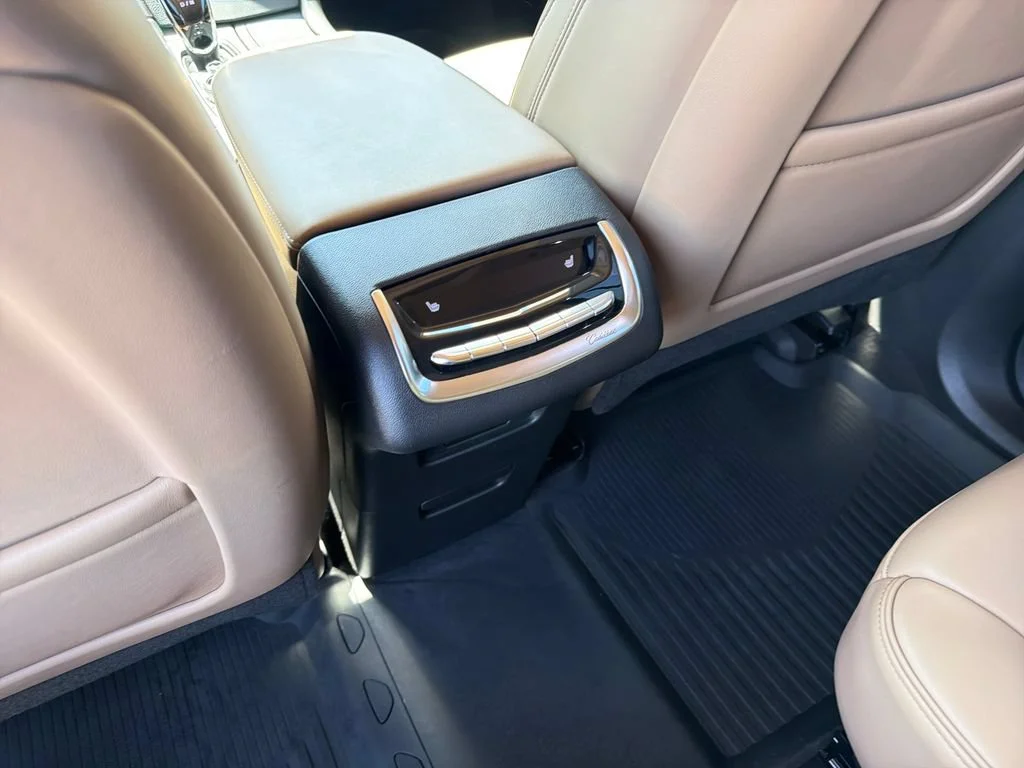 Used 2020 CRYSTAL WHITE TRICOAT Cadillac AWD Premium Luxury image 32