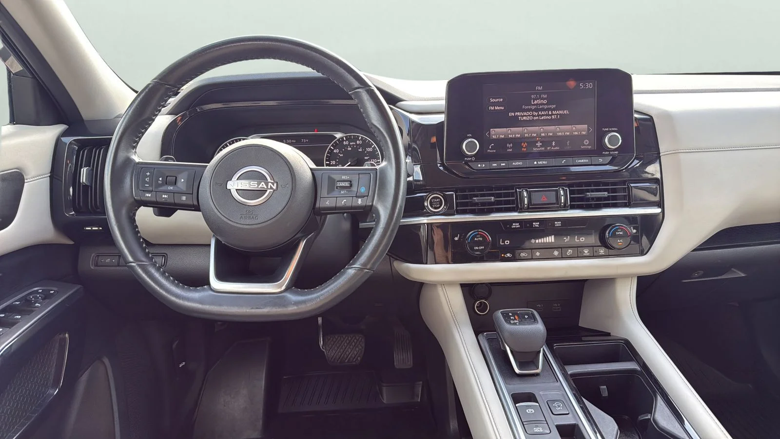 Used 2024 Gray Nissan SV image 12