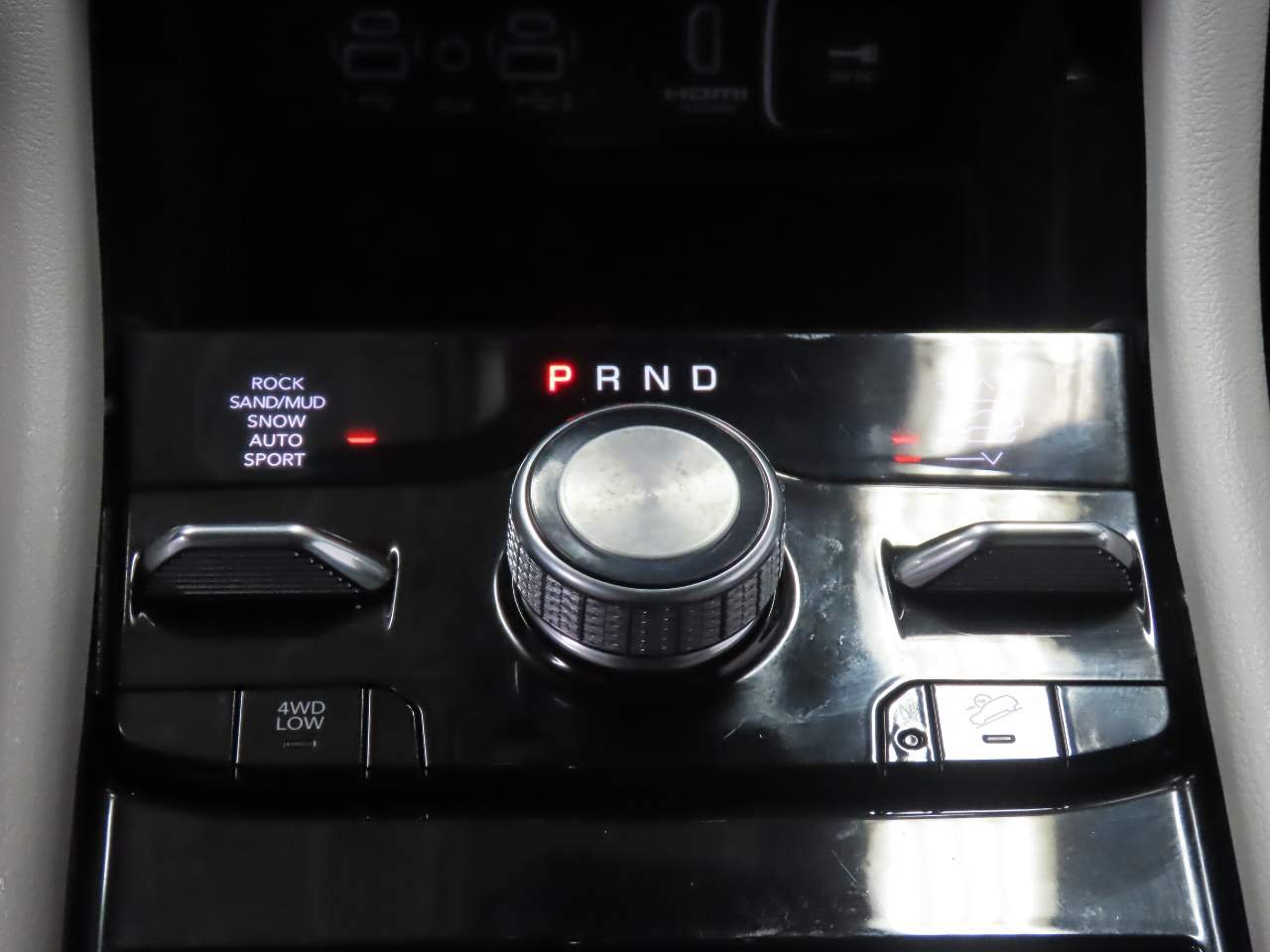 Used 2022 Baltic Gray Metallic Clear Coat Jeep Overland image 8
