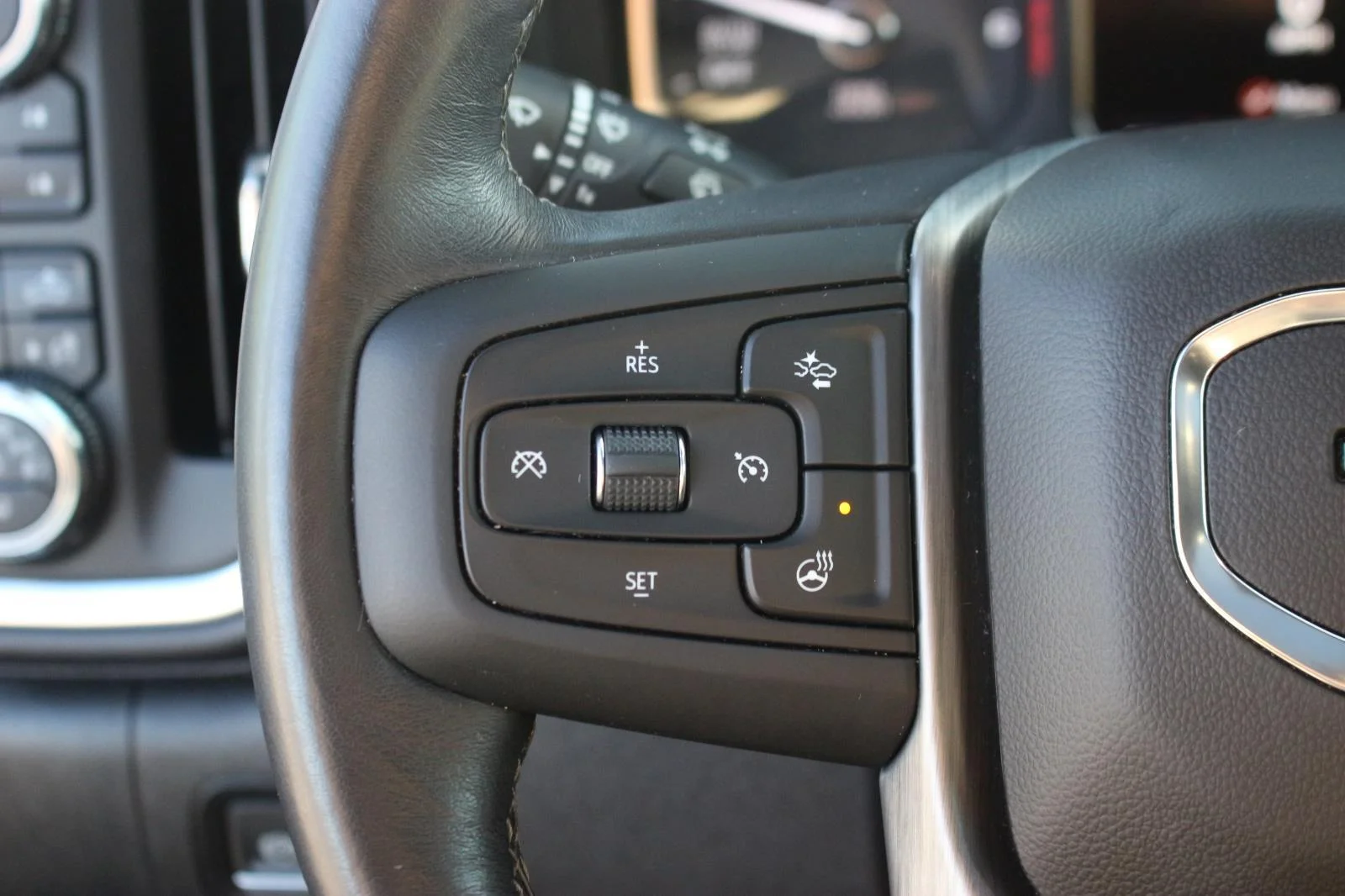 Used 2021 WHITE FROST TRICOAT GMC Denali image 20