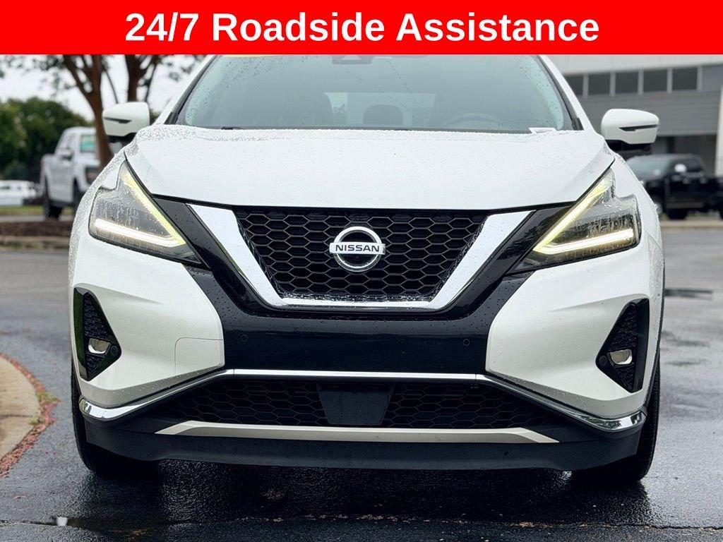 Used 2019 White Nissan Platinum image 5