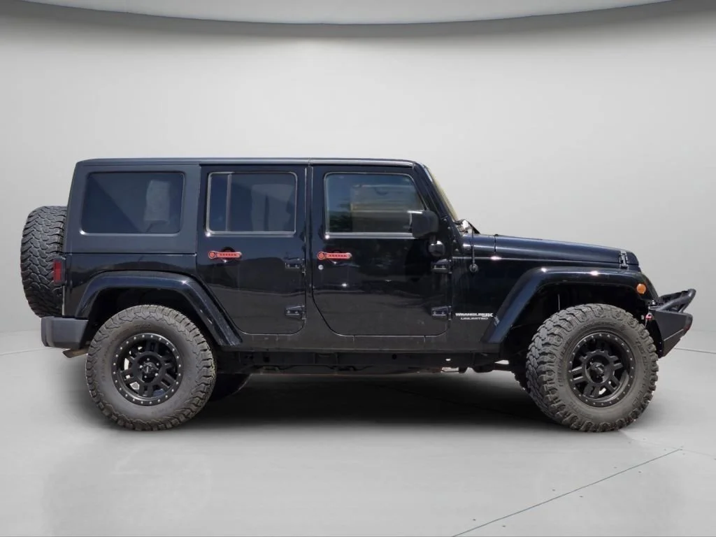 Used 2018 Black Clearcoat Jeep Sahara image 18