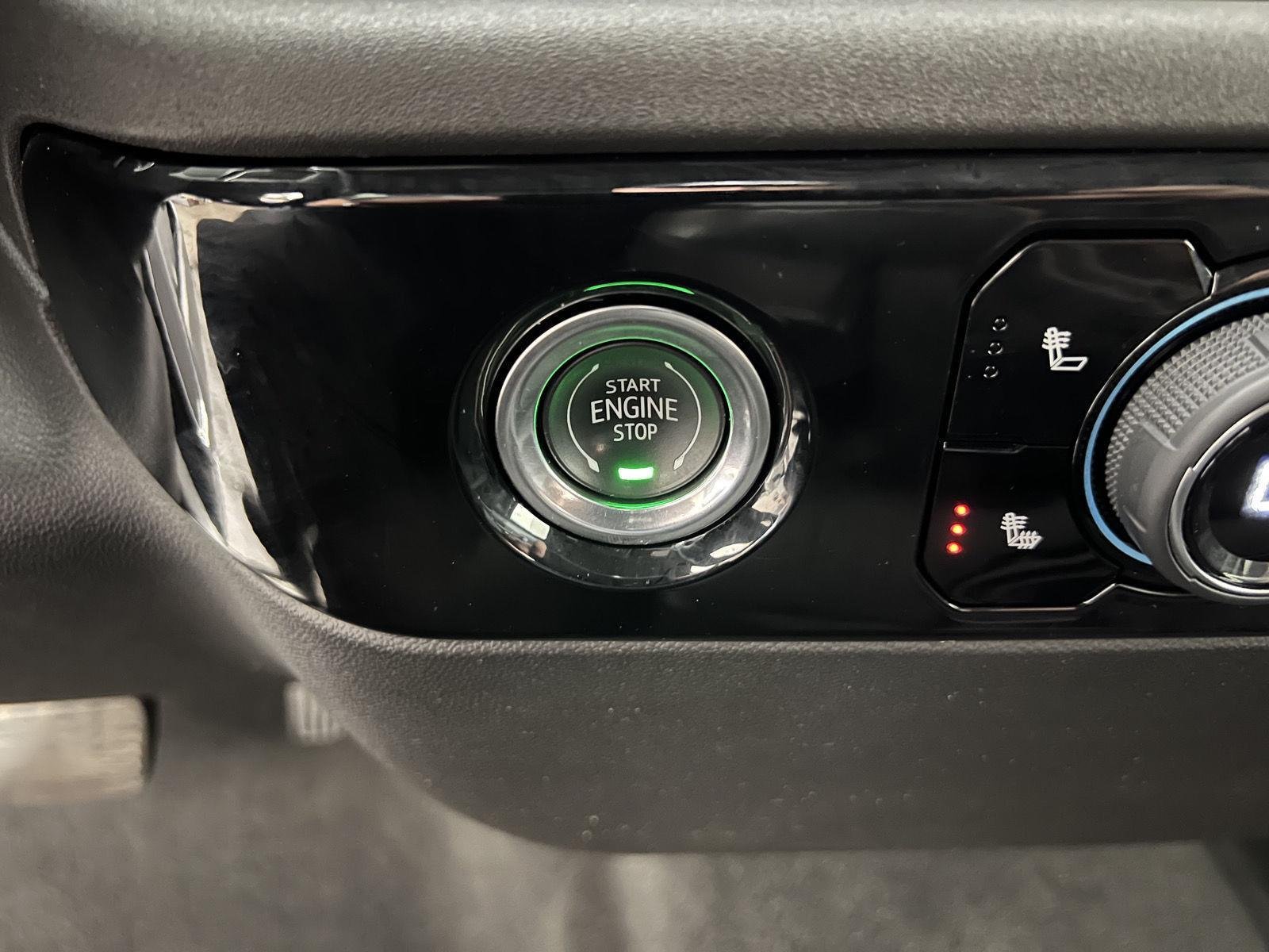Used 2022 Northsky Blue Metallic Chevrolet LT image 33