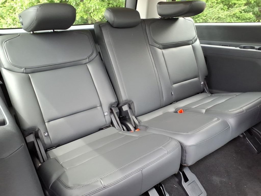 New 2026 Star White Metallic Tri-Coat Ford MAX Active image 13