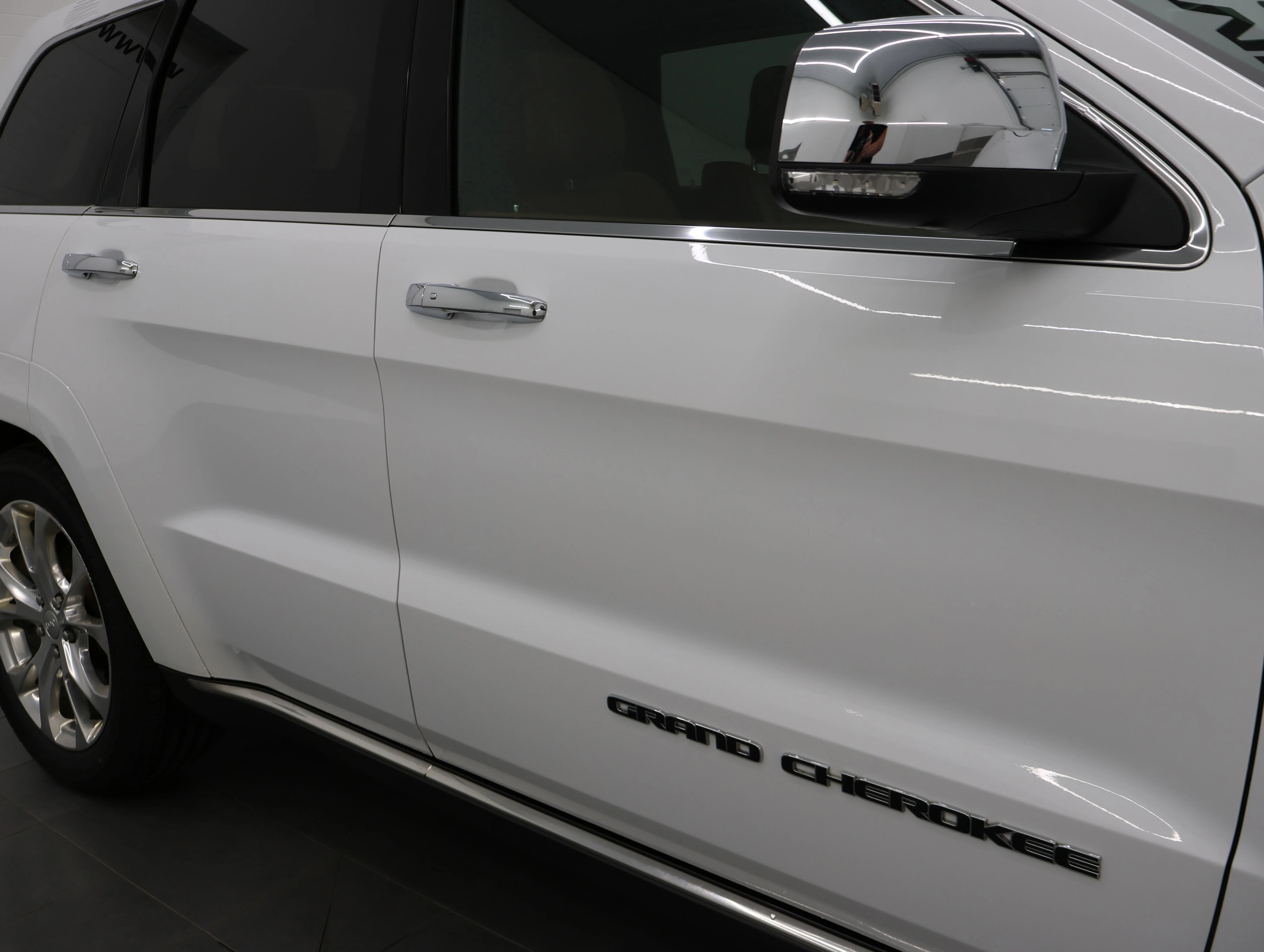 Used 2020 Bright White Clearcoat Jeep Summit image 23