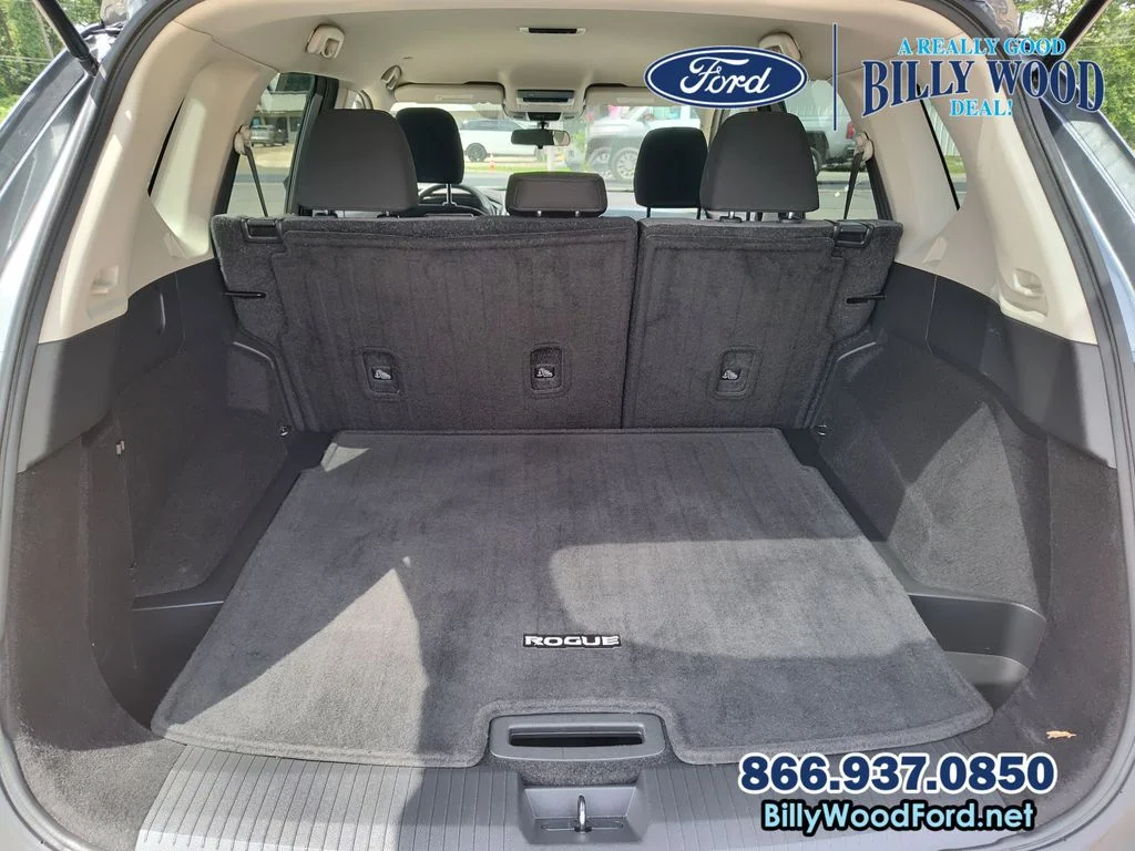 Used 2023 Gun Metallic Nissan SV image 6