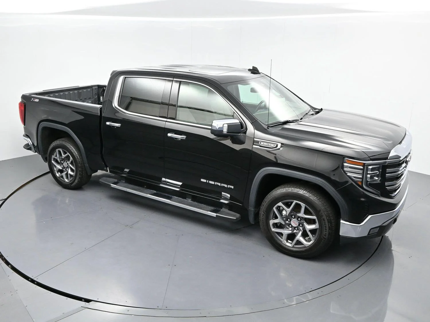 Used 2023 ONYX BLACK GMC SLT image 41