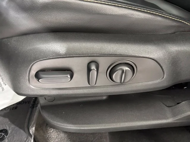 Used 2020 White Chevrolet 3LT image 20