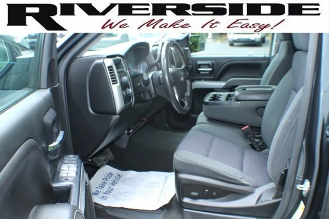 Used 2018 Graphite Metallic Chevrolet LT image 12