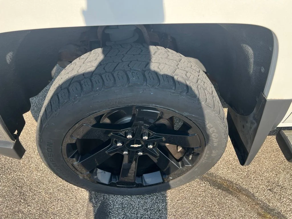 Used 2017 White Chevrolet LTZ image 4