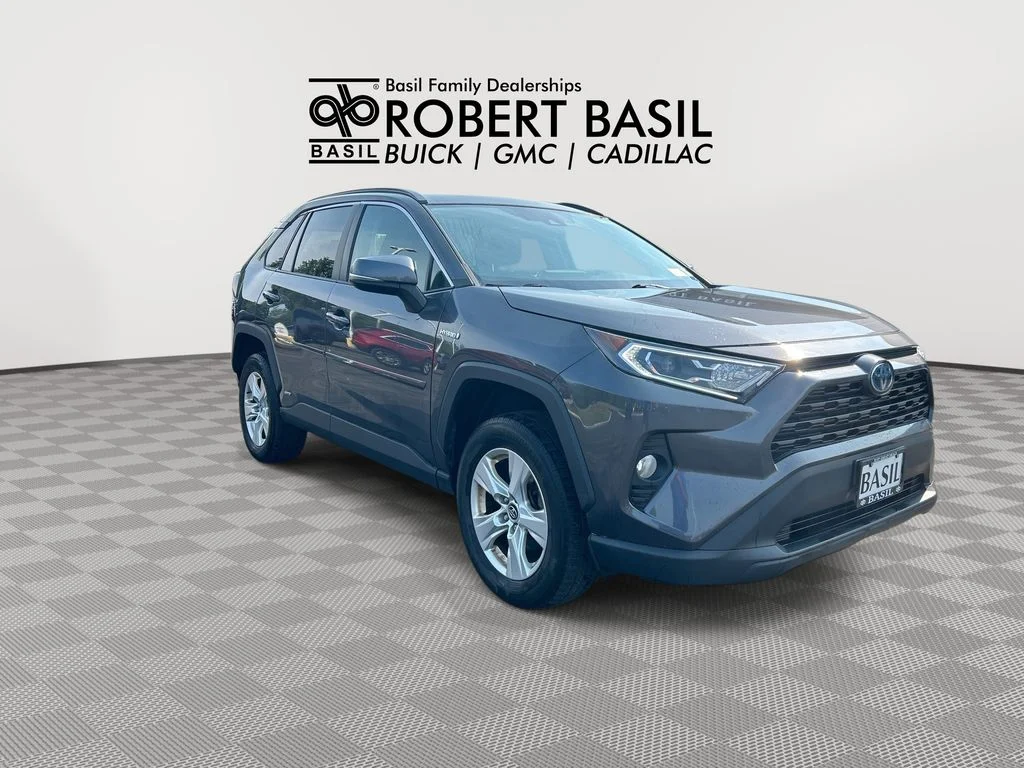 Used 2019 Gray Toyota XLE image 2