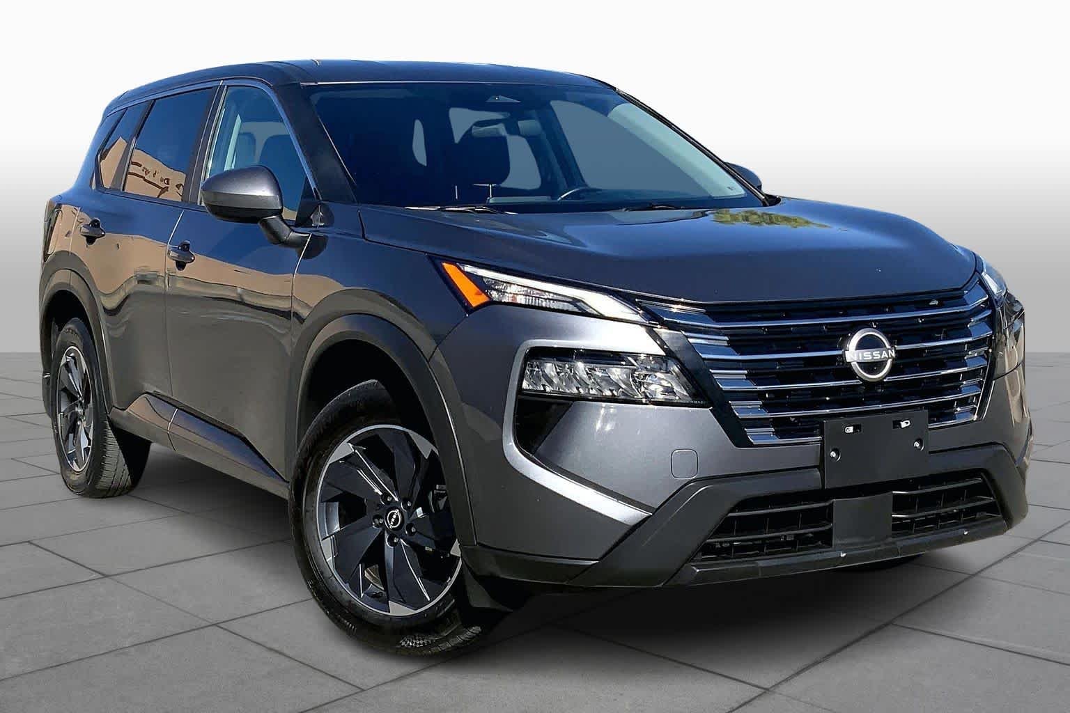Used 2025 Gun Metallic Nissan SV image 4