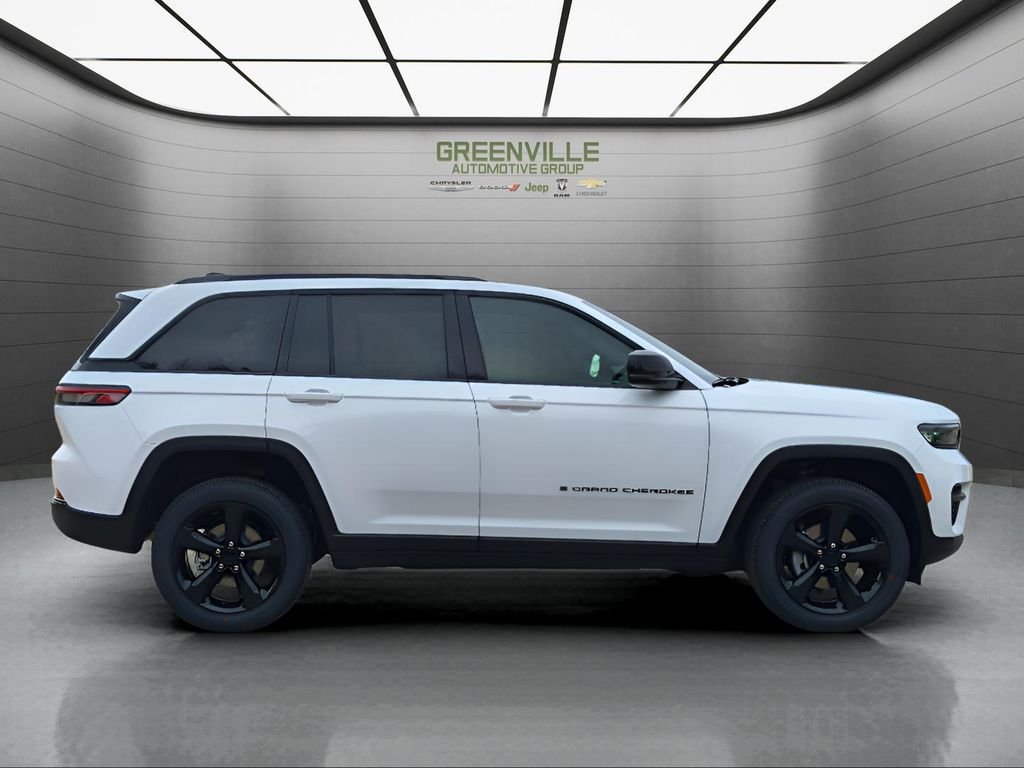 New 2025 Bright White Clear-Coat Exterior Paint Jeep Altitude X 4x2 image 9