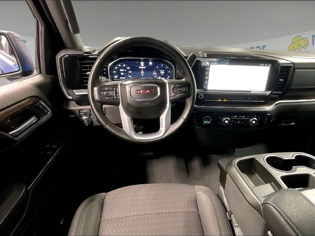 Used 2023 Blue GMC Elevation image 17