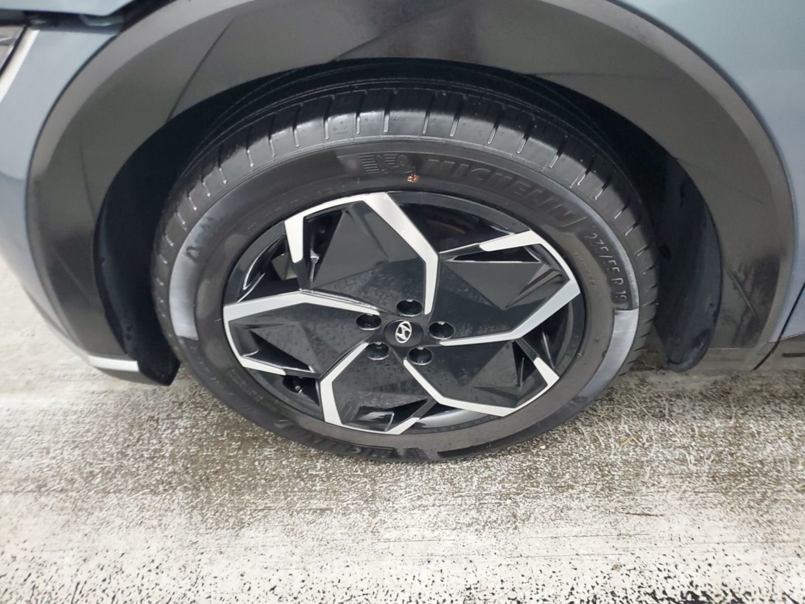 Used 2024 Green Hyundai SEL image 10