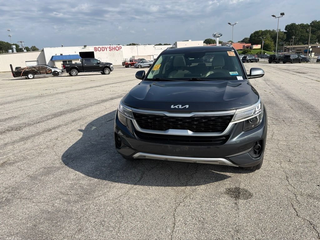 Used 2022 Gravity Gray Kia EX image 8