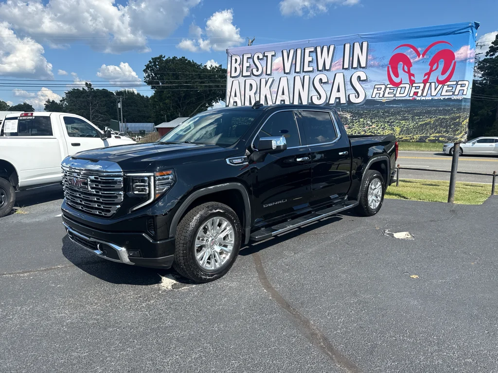 Used 2025 Onyx Black GMC Denali image 1
