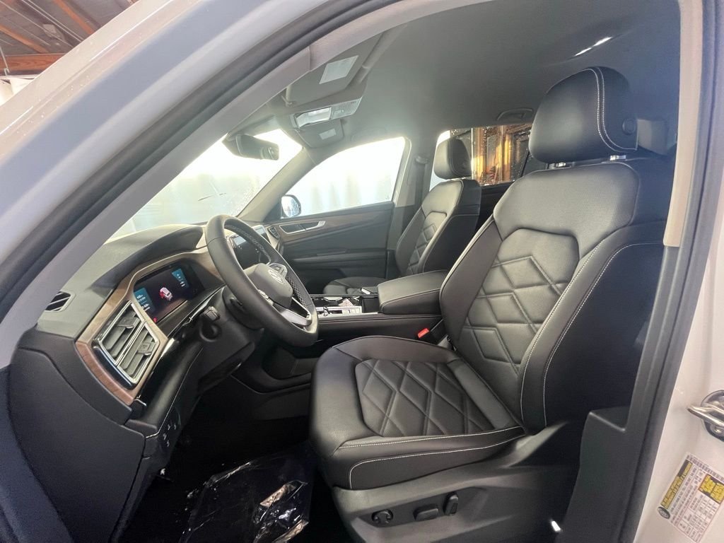 New 2026 White/off-white Volkswagen 2.0T SE w/Technology image 9