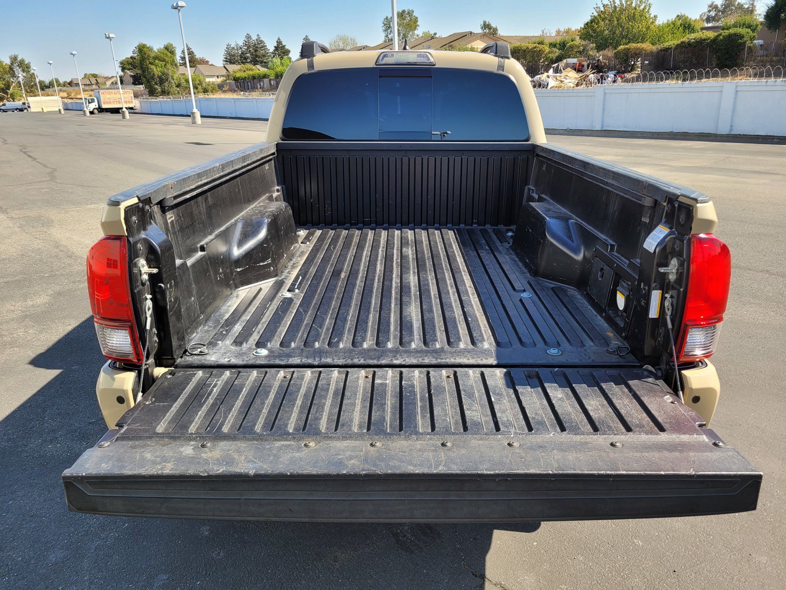Used 2019  Toyota  image 9