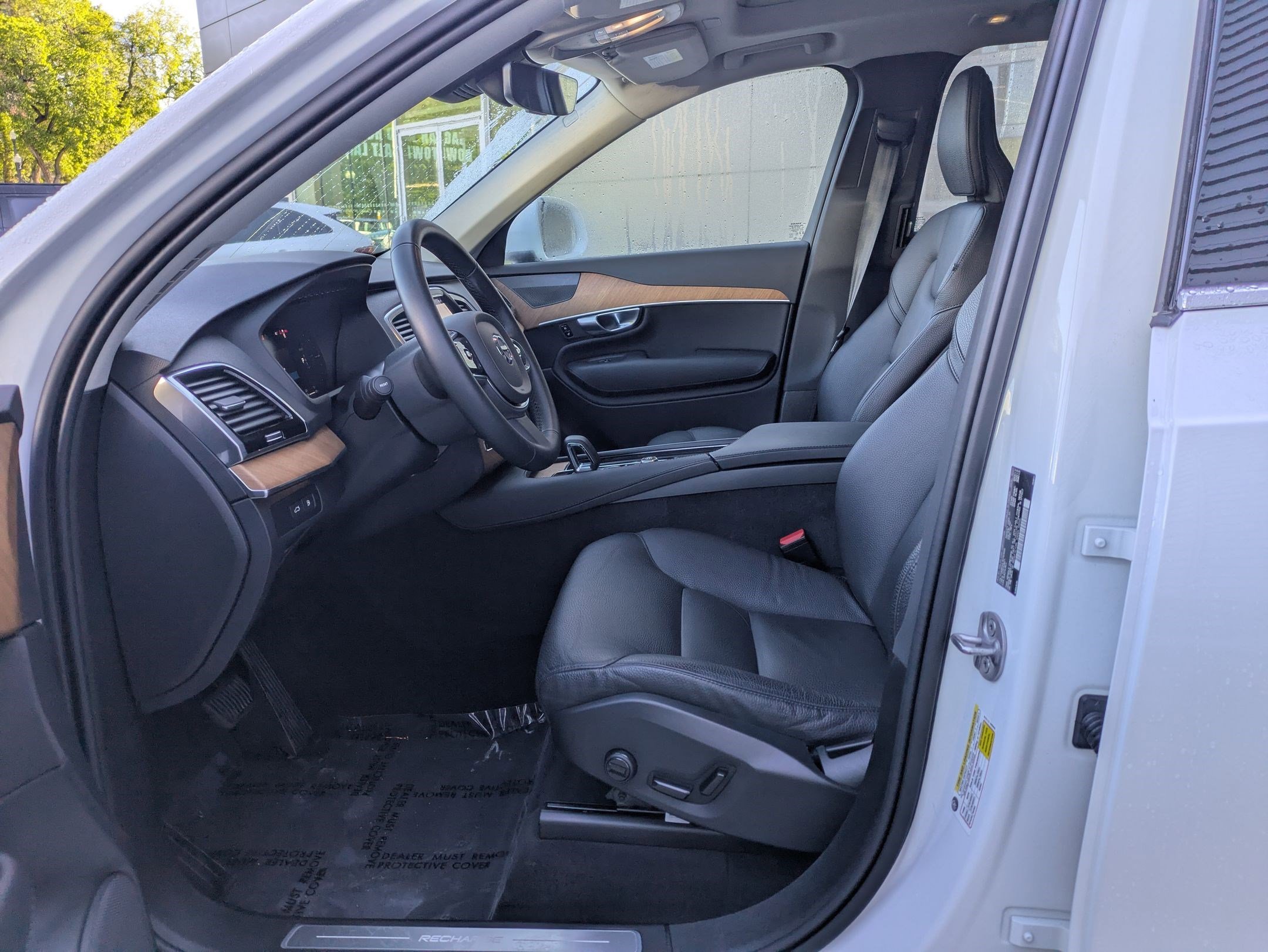 Certified Used 2024 Crystal White Volvo Plus Bright Theme image 15