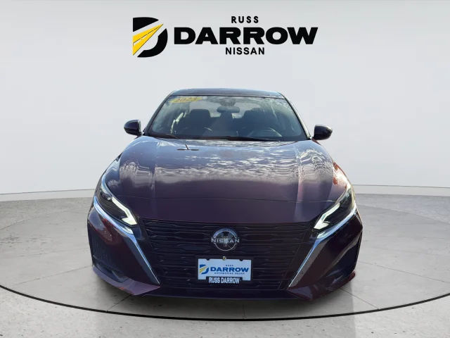 Used 2023 Red Nissan 2.5 SV image 8