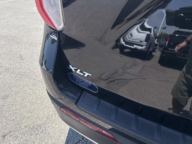Used 2023 Black Metallic Ford XLT image 5