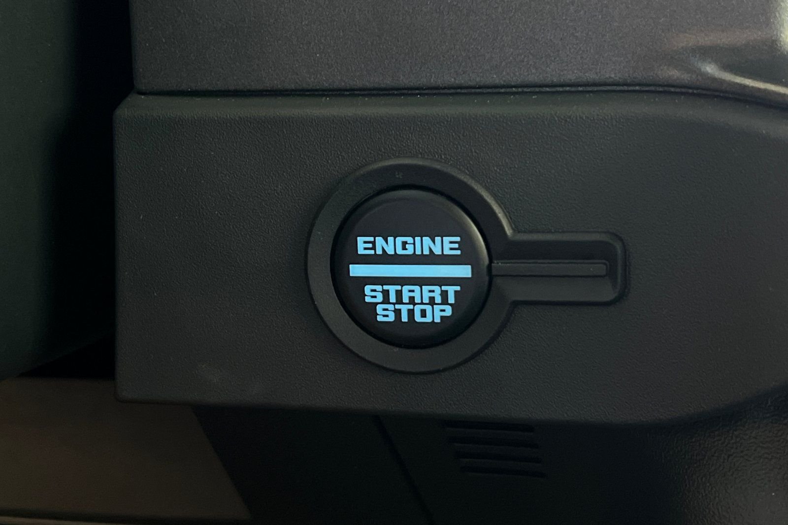 Used 2025 Gray Ford Badlands image 24