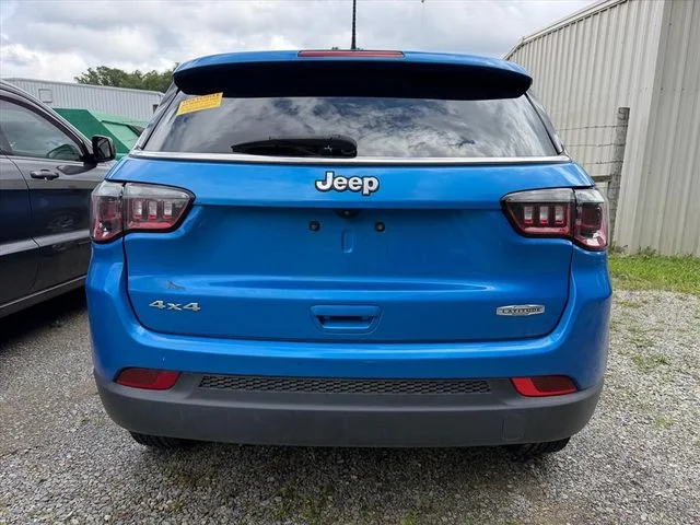 Used 2022 Blue Jeep Latitude image 16