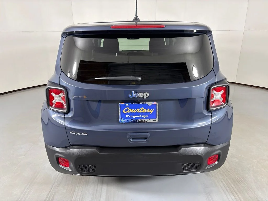 Used 2023 Blue Jeep Latitude image 7