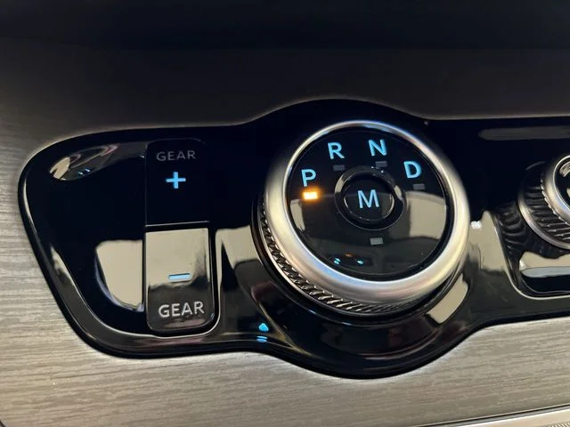 New 2027 White/off-white Ford Platinum image 15
