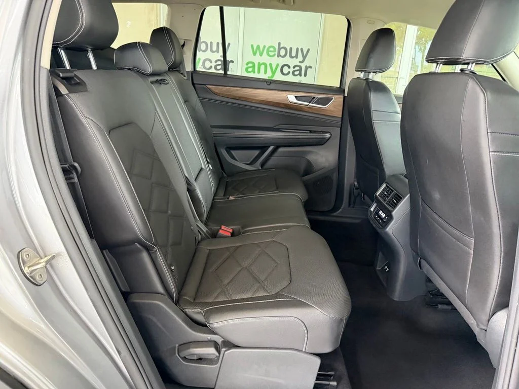 Used 2025 Gray Volkswagen 2.0T SE w/Technology image 26