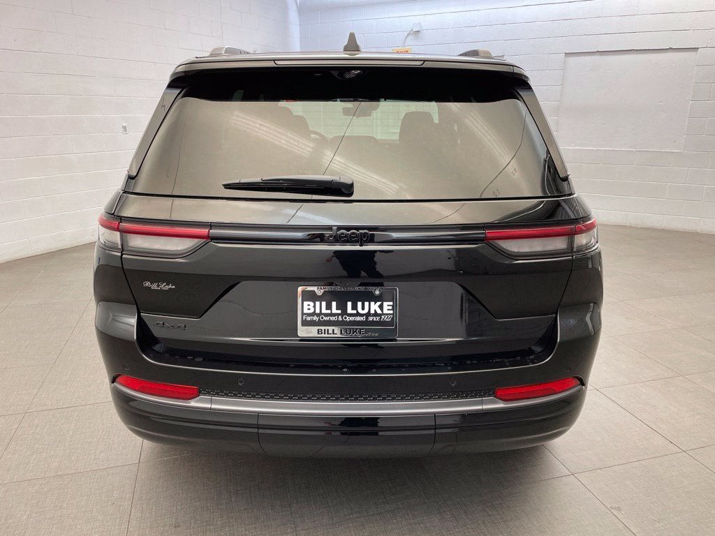 New 2027 High-Gloss Black Paint Jeep  image 4