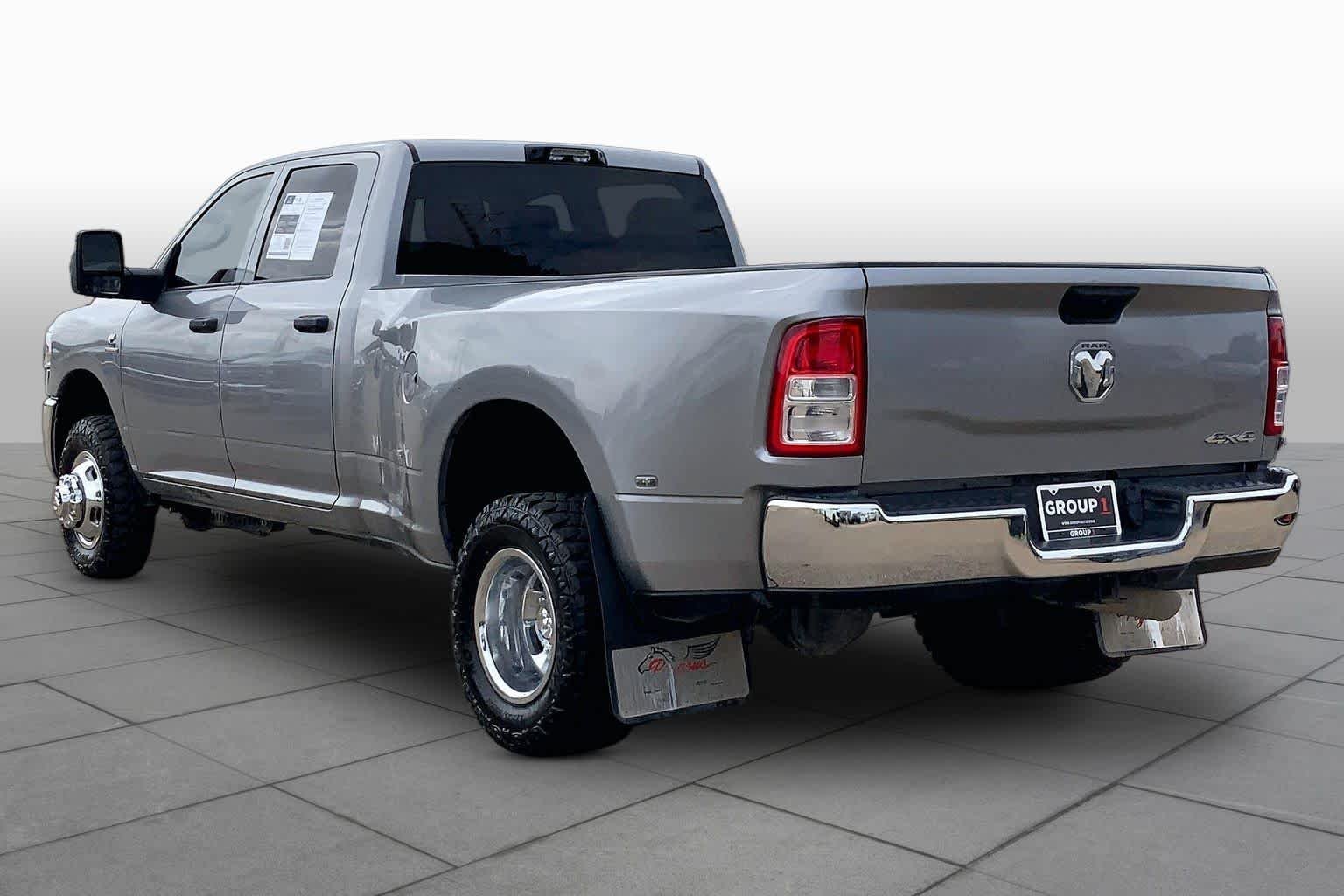 Used 2023 Billet Silver Metallic Clearcoat Ram Tradesman image 12