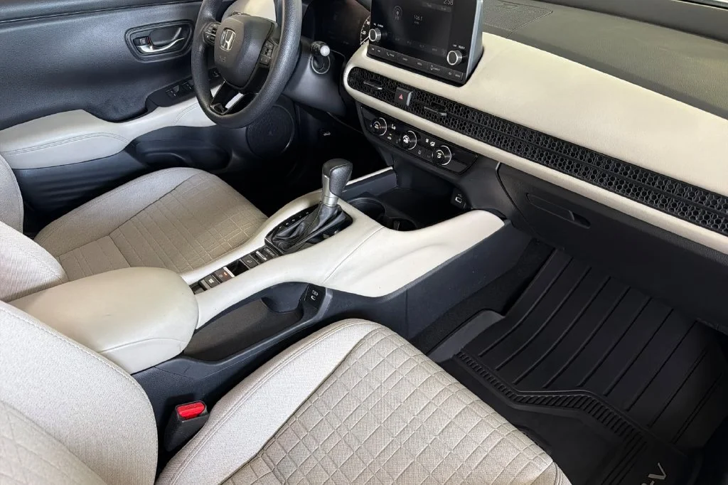Used 2025  Honda LX image 21