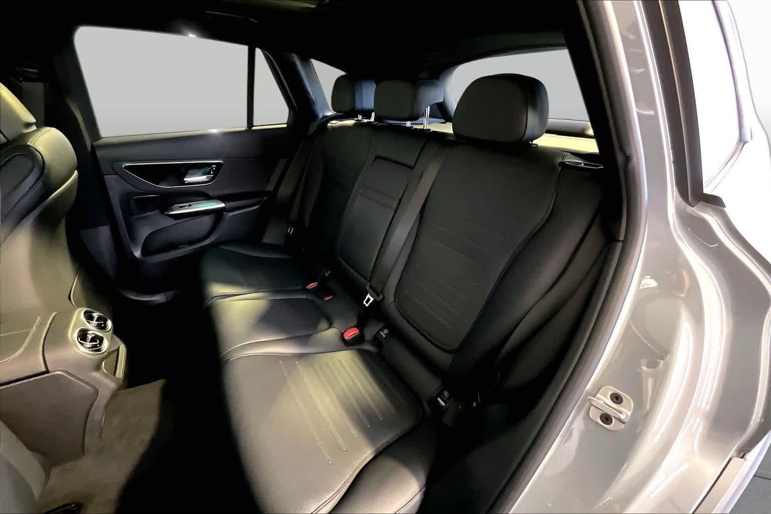 Used 2025 MANUFAKTUR Alpine Grey Mercedes-Benz GLC 300 image 21