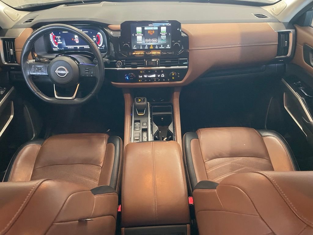 Used 2024 Gray Nissan Platinum image 12