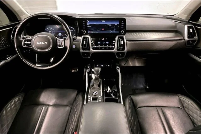 Used 2022 Everlasting Silver Kia SX-Prestige image 17
