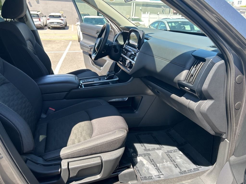 Used 2025 Gray Nissan SV image 25